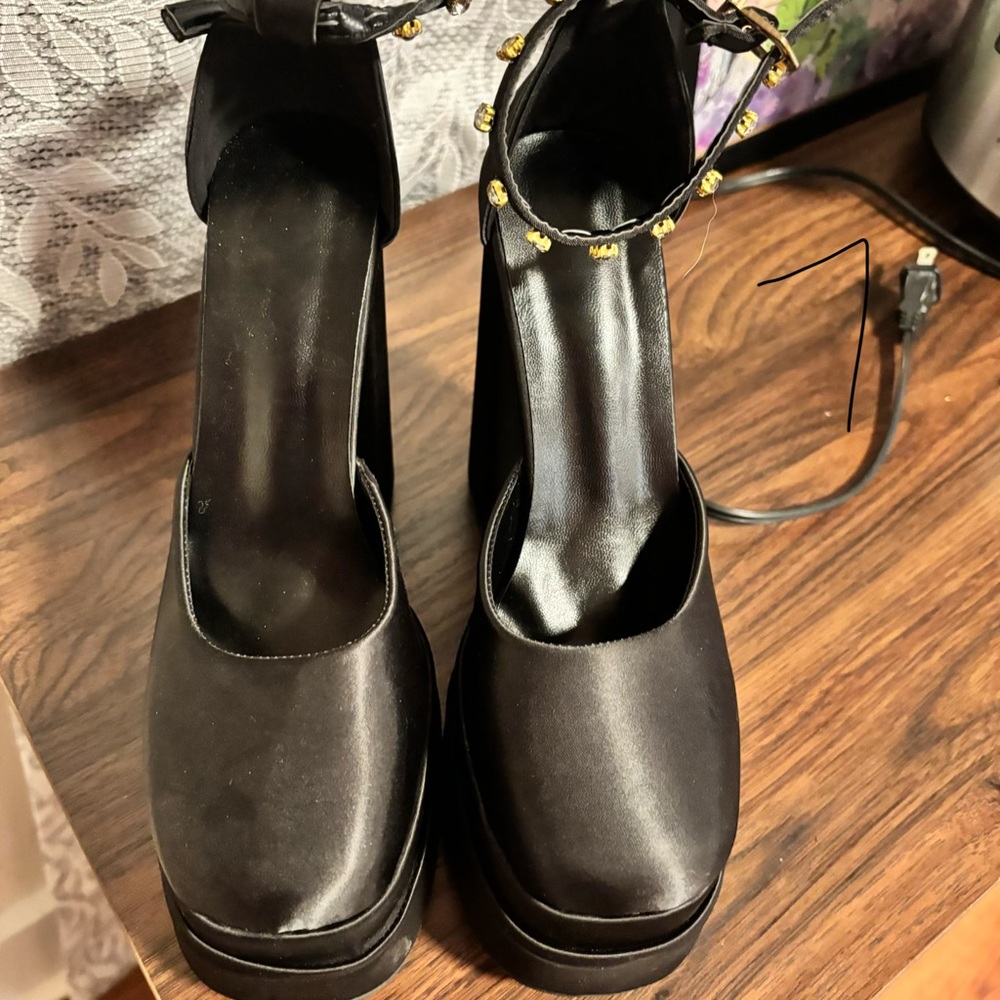 Elegant Black Women's Shoes